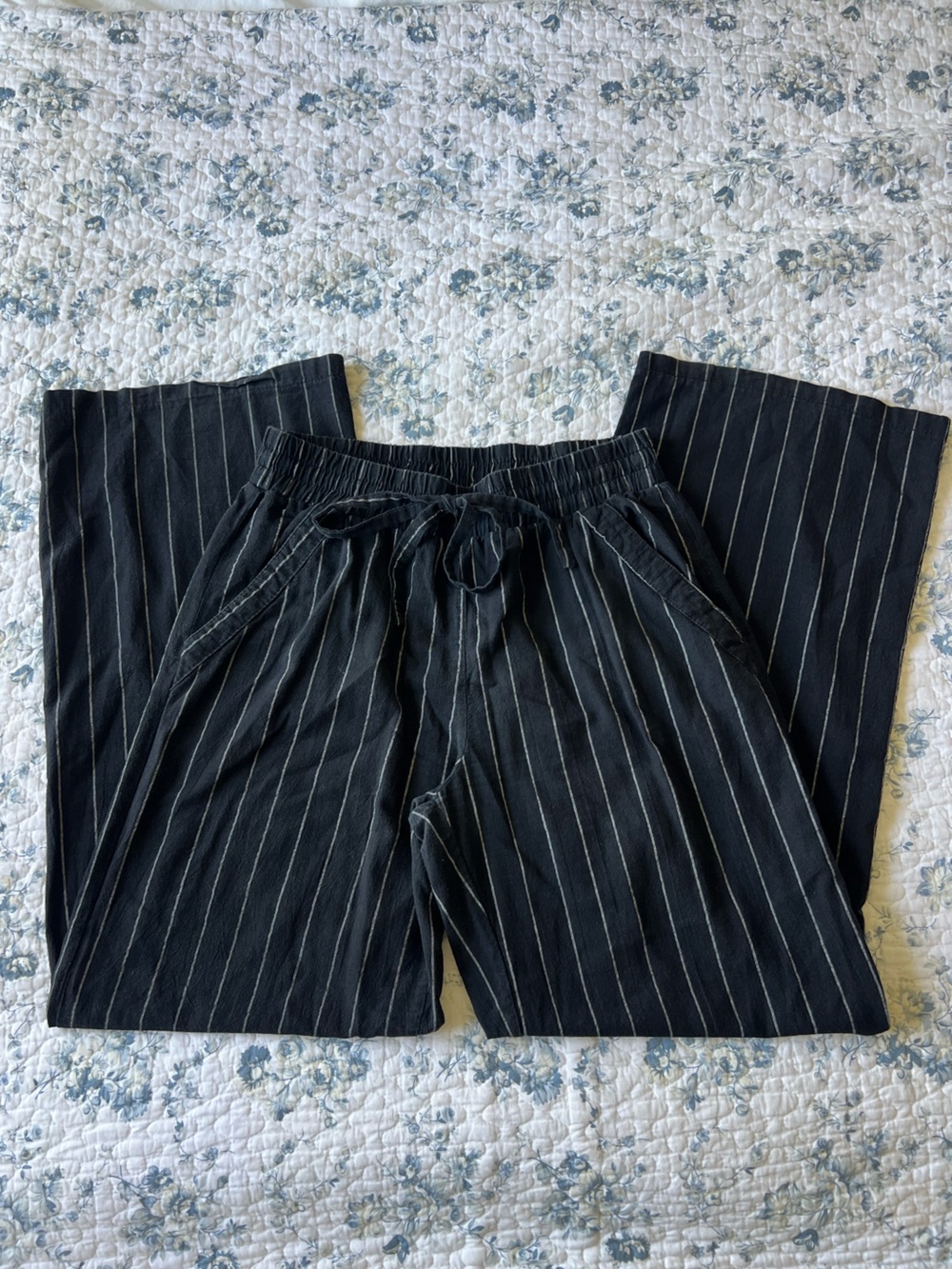Sienna Sky Black Pinstripe Linen Elastic Waist Pants - Picture 2 of 4